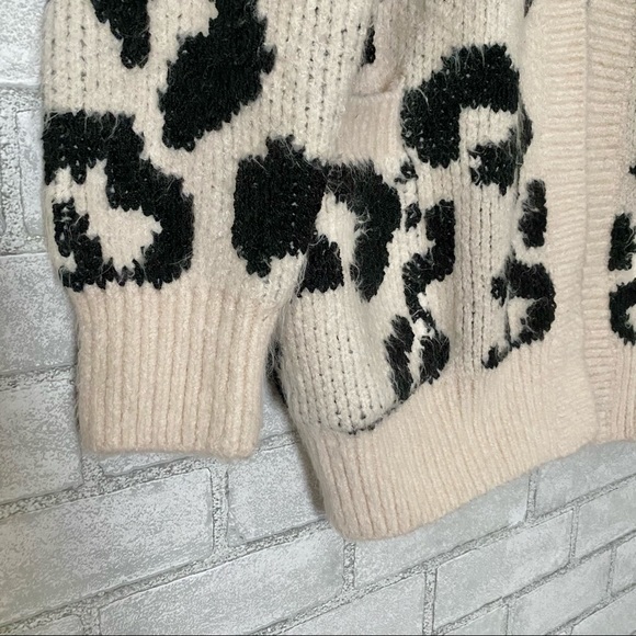 Chloah Snow Leopard Cardigan Sweater - Picture 2 of 4